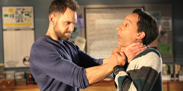 09:30: Community (S6 E13) (S6) | TV6 | 1/23 2026