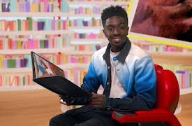 Barnens bokhörna: Caleb McLaughlin läser Nyklippt