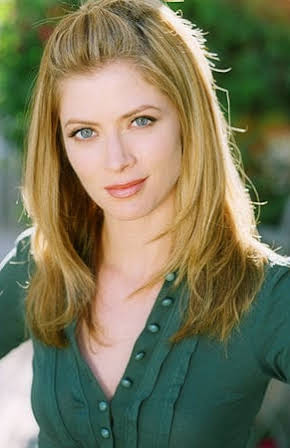 Gillian Vigman as Carol