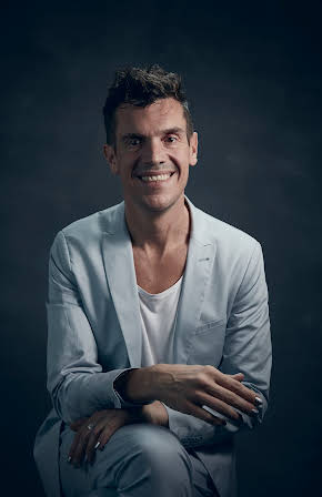 Stéphane Riethauser as Director