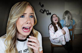 The Besties in Spooky Sleepover: a pocket.watch mishmash: Musical Chairs and Midnight Scares!