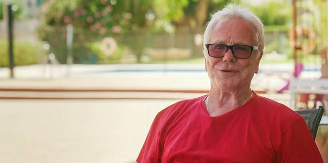 9:00 AM: Bargain-Loving Brits in the Sun (S9 E30) (S9) | 5 Star | 11/21 2025