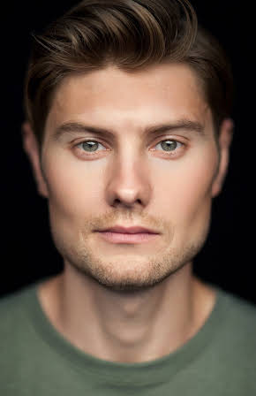 Sebastian Gacki as 