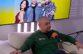 Iguales pero diferentes season-1: ¿Qué novela nunca te dejaba despegarte de la tele?