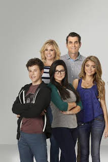 13:48: Modern Family (T6): Ep.16 Conexión perdida | Comedy Central | 8/6 2026