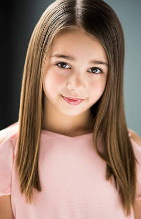 London Robertson as Young Samantha