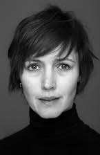 Petronella Barker som 