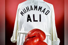 Experiencing America: A Smithsonian Tour through American History: Two Centuries of American Style