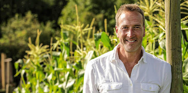 8:00 PM: Ben Fogle: New Lives in the Wild (S14 E3) (S14) | 5 Select | 12/11 2025