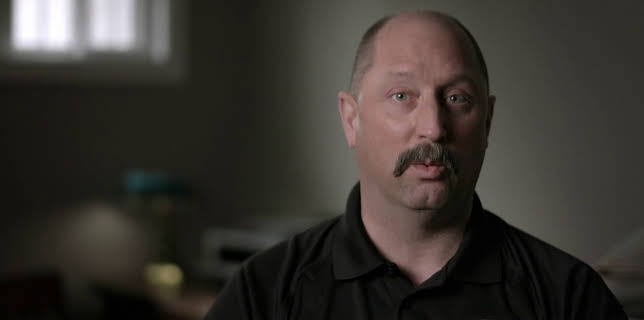 22:00: Home Alone (S2 E1) (S2) | Investigation Discovery | 12/9 2025