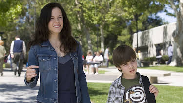 17:00: Weeds (S1 E9) (S1) | Viasat Series | 9/30 2026