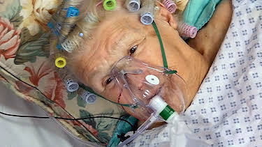 10:00 PM: 24 Hours in A&E | More 4 | 12/27 2025