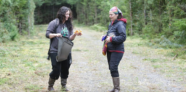 10:00 PM: Lawless Island | Nat Geo Wild | 11/17 2025