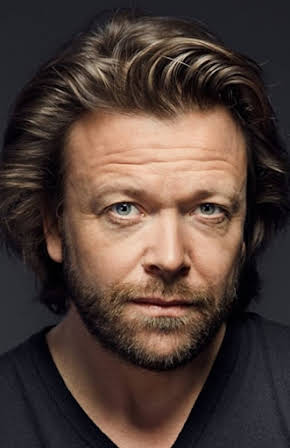 Kåre Conradi as 
