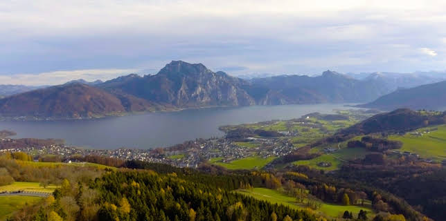 13:10: Das Salzkammergut - Hohe Berge, klare Seen, weißes Gold | 3SAT | 2/3 2026