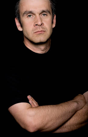Radu Bânzaru as Amanar