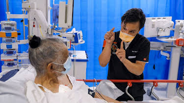 9:00 PM: Surgeons: Life in Their Hands | More 4 | 8/30 2026