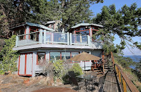 Off The Grid On The Beach, Season 1: Permanent Vacation