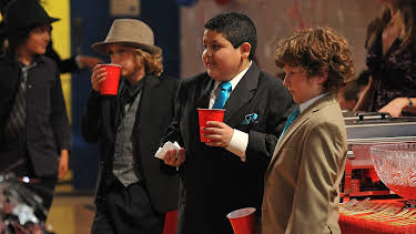 1:30 PM: Modern Family | E4 | 4/3 2026