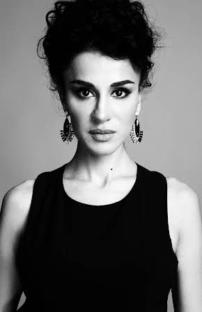 Layla Alizada as 