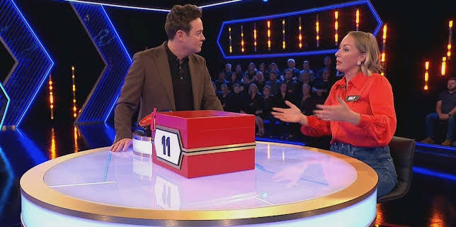 4:00 PM: Deal or No Deal (S2 E18) (S2) | ITV | 12/17 2025