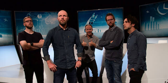 02:05: Brille (S3 E7) (S3) | TVNorge | 12/2 2025