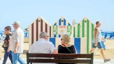 9:00 AM: Bargain Loving Brits in the Sun (S9 E12) (S9) | 5 Star | 10/26 2026
