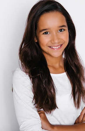Emma Batiz as 