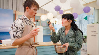 13:30: Bakemesterskapet: Ti nye bakere – del 2 | NRK 2 | 4/6 2026