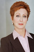 Ruth Williamson como Betty Peterson