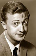 Graham Kennedy como Dougal