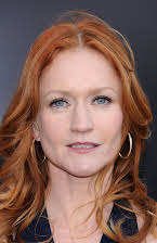 Paula Malcomson como 