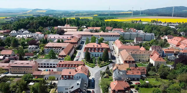 00:30: Herrnhut - Kleinstadt auf Welterbe-Kurs | 3SAT | 2/8 2026