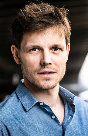Franz Hartwig as 