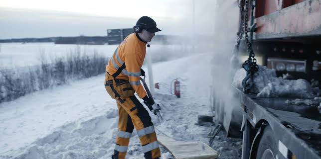 18:00: Frusna vägar (S11 E1) (S11) | TV3 | 11/13 2025