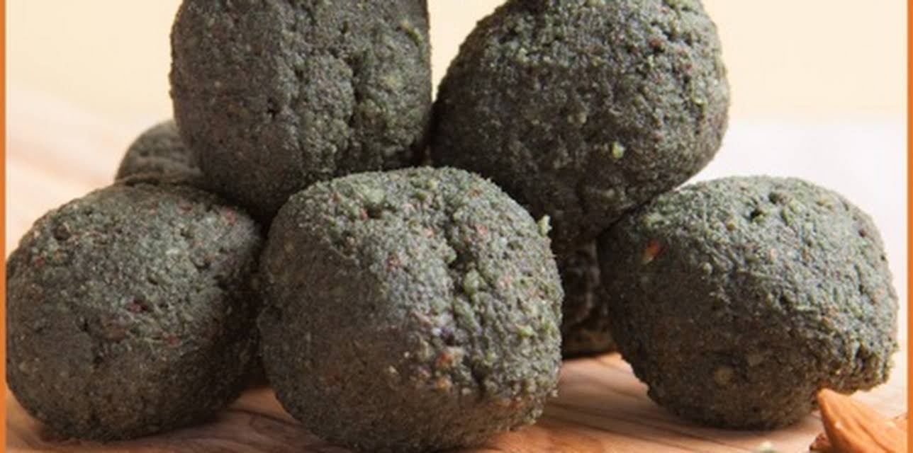 Almond and Acai Protein Balls (2015)