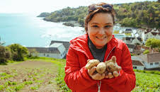 Susan Calman's Grand Day Out (S7 E1)