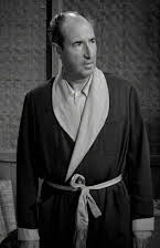 Ralph Truman como Tigellinus