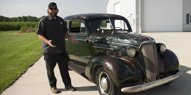 04:50: Roadworthy Rescues (S2 E9) (S2) | Discovery Channel | 12/16 2025