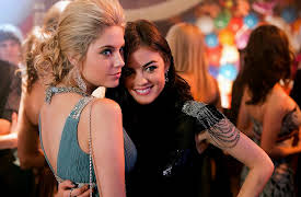 Pretty Little Liars: The Complete First Season: There's No Place Like Homecoming