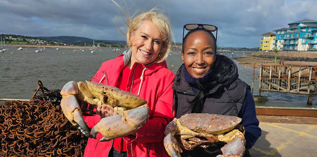 6:30 PM: Celebrity Escape to the Country (S3) | BBC One Oxfordshire | 12/29 2025