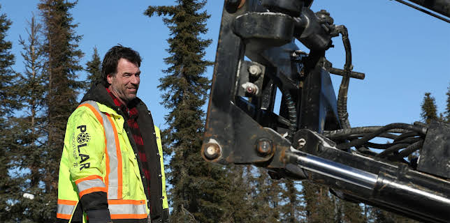 22:00: Ice Road Truckers (S8 E2) (S8) | TV10 | 10/13 2025