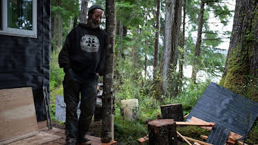 11:00 PM: Lawless Island | Nat Geo Wild | 12/22 2025