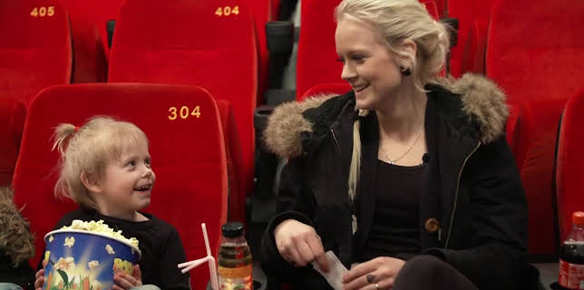 06:55: Unga Mammor (S2 E17) (S2) | TV3 | 11/29 2025