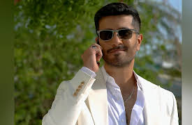 Aye Musht-E-Khaak: Episode 6