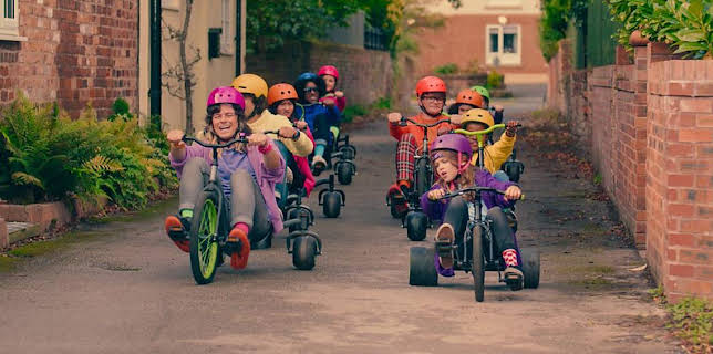 12:20 PM: Andy and the Band | CBBC | 12/18 2025