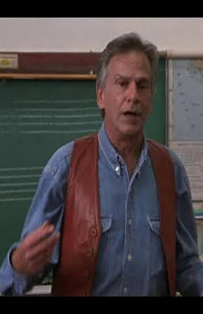 James McQueen as Singing Auditioner 
  
  
  (as Jim McQueen)