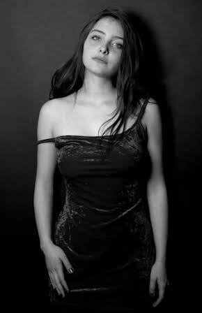 Lula Cotton-Frapier as 