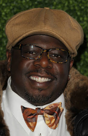Cedric "The Entertainer" as 