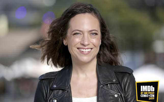 Lauren Schmidt Hissrich